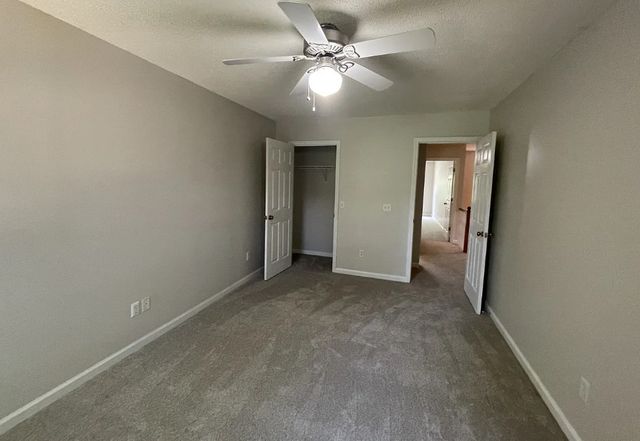 112 Candle Brook Dr, Dothan, AL 36303
