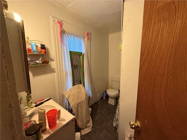 327 & 329 Howard St, City Of But Ne, PA 16001