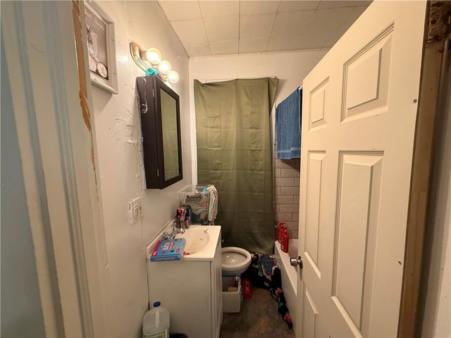 327 & 329 Howard St, City Of But Ne, PA 16001