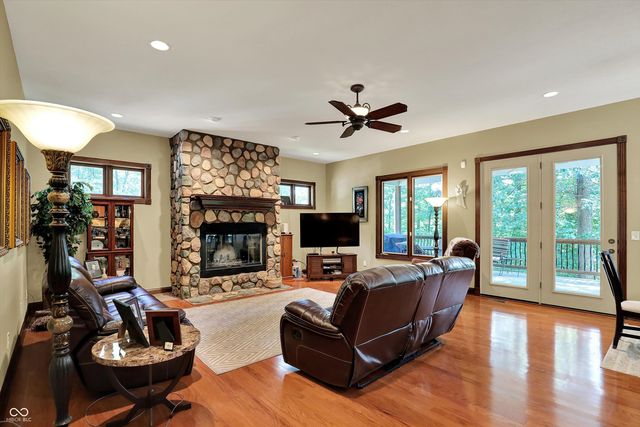 3215 Kestrel Court, Martinsville, IN 46151