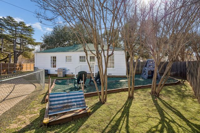 3704 Wildwood Road, Fort Worth, TX 76107