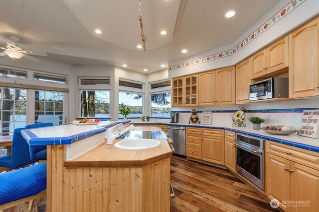 3250 E State Route 302, Belfair, WA 98528