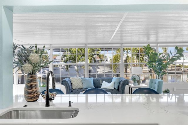 1015 SPINDLE PALM WAY, Apollo Beach, FL 33572