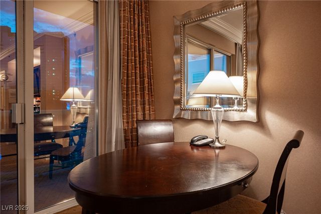 135 East HARMON Avenue 1017, Las Vegas, NV 89109