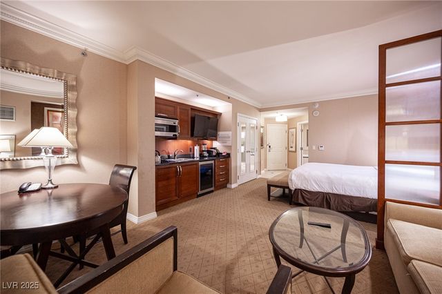 135 East HARMON Avenue 1017, Las Vegas, NV 89109