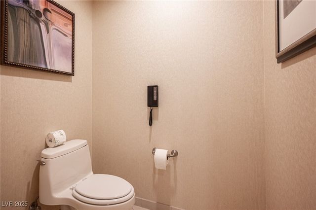 135 East HARMON Avenue 1017, Las Vegas, NV 89109