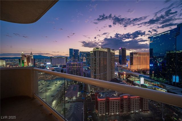 135 East HARMON Avenue 1017, Las Vegas, NV 89109