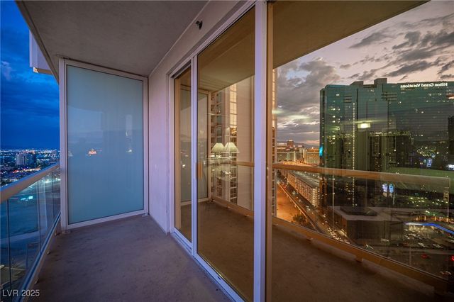 135 East HARMON Avenue 1017, Las Vegas, NV 89109