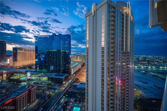 135 East HARMON Avenue 1017, Las Vegas, NV 89109