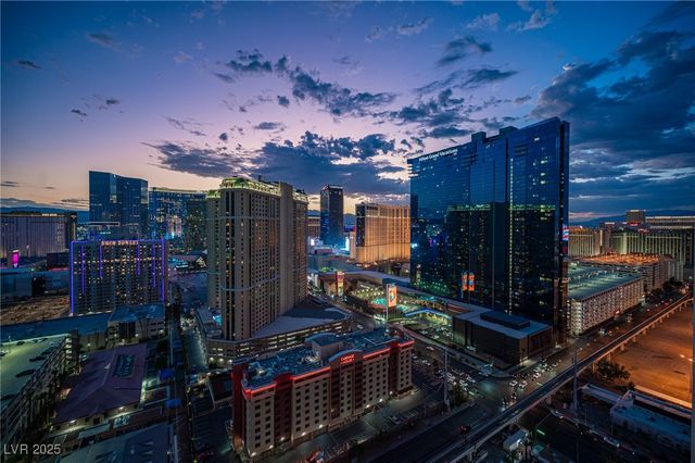 135 East HARMON Avenue 1017, Las Vegas, NV 89109