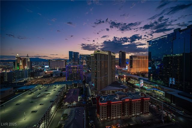 135 East HARMON Avenue 1017, Las Vegas, NV 89109