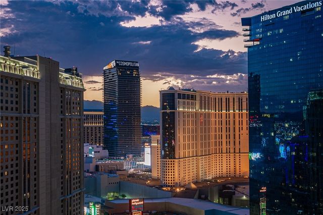 135 East HARMON Avenue 1017, Las Vegas, NV 89109