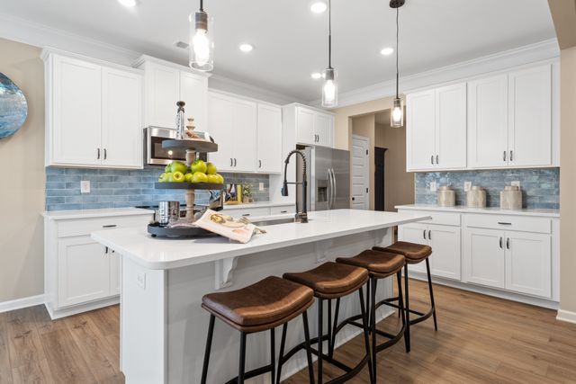 548 Nightengale Ridge Dr, Columbia, TN 38401