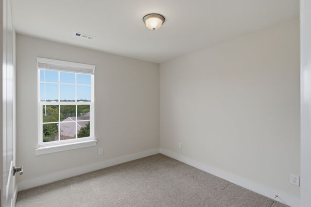 136 Dry Creek Commons Dr, Goodlettsville, TN 37072