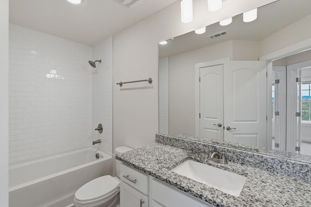 136 Dry Creek Commons Dr, Goodlettsville, TN 37072