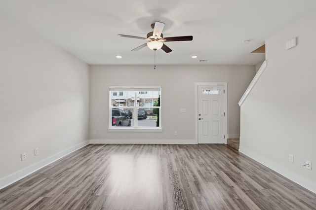 136 Dry Creek Commons Dr, Goodlettsville, TN 37072
