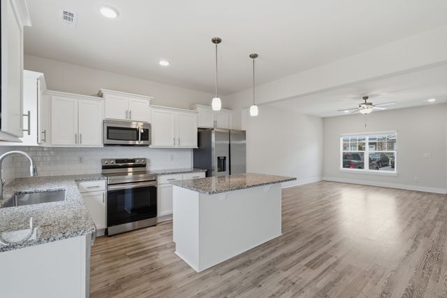 136 Dry Creek Commons Dr, Goodlettsville, TN 37072