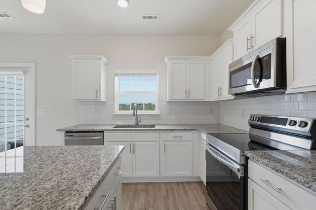 136 Dry Creek Commons Dr, Goodlettsville, TN 37072