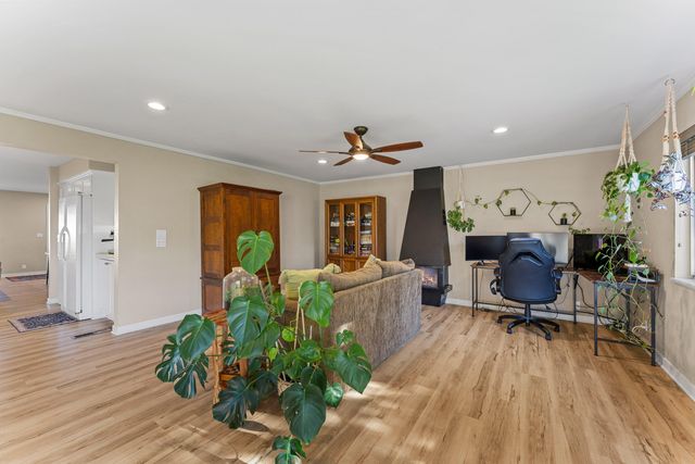 922 SW Spruce Street, Grants Pass, OR 97526