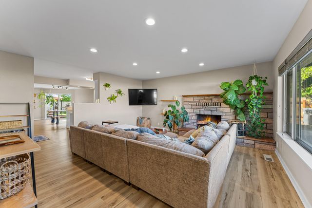 922 SW Spruce Street, Grants Pass, OR 97526