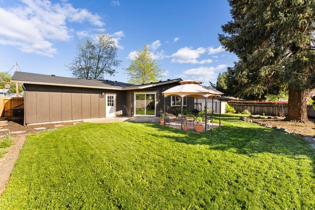 922 SW Spruce Street, Grants Pass, OR 97526