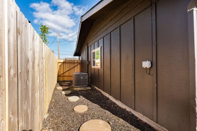 922 SW Spruce Street, Grants Pass, OR 97526