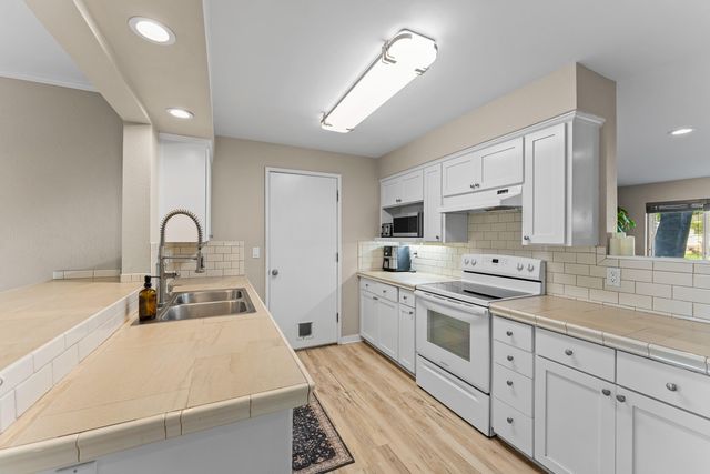 922 SW Spruce Street, Grants Pass, OR 97526