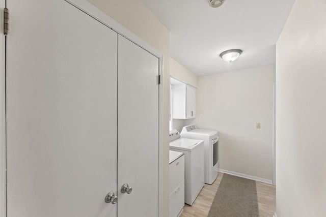9906 Concord DRIVE, Mequon, WI 53097