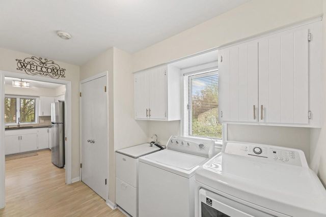 9906 Concord DRIVE, Mequon, WI 53097