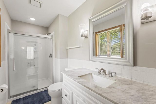 9906 Concord DRIVE, Mequon, WI 53097