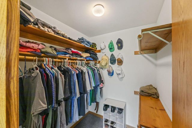 9906 Concord DRIVE, Mequon, WI 53097