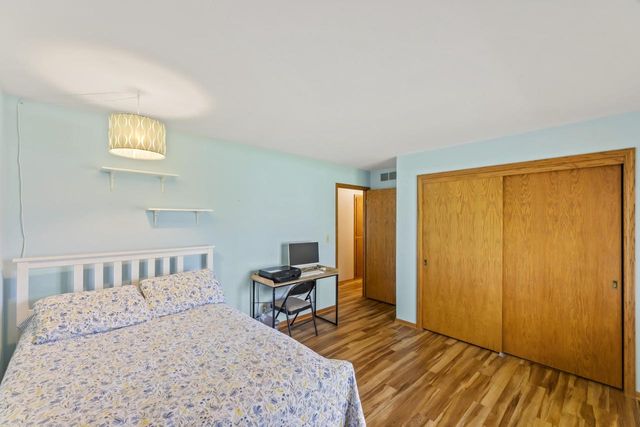 9906 Concord DRIVE, Mequon, WI 53097