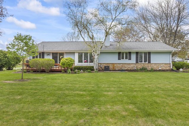 9906 Concord DRIVE, Mequon, WI 53097