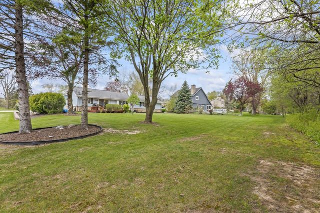 9906 Concord DRIVE, Mequon, WI 53097