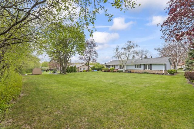 9906 Concord DRIVE, Mequon, WI 53097