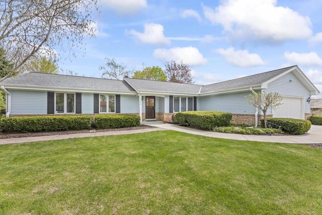 9906 Concord DRIVE, Mequon, WI 53097