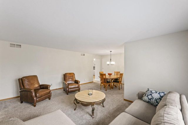 9906 Concord DRIVE, Mequon, WI 53097