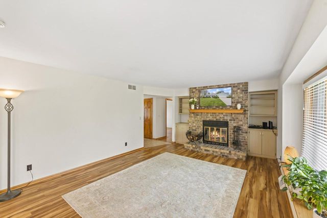 9906 Concord DRIVE, Mequon, WI 53097