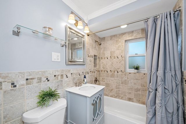 33 Jacqueline Rd D, Waltham, MA 02452