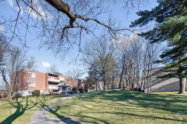 33 Jacqueline Rd D, Waltham, MA 02452