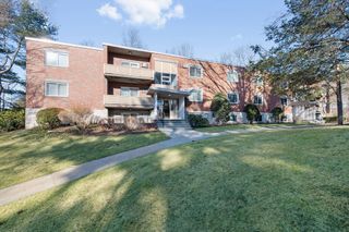 33 Jacqueline Rd D, Waltham, MA 02452