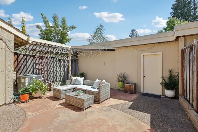 1522 De Rose, San Jose, CA 95126