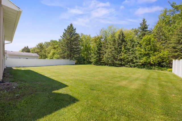 11516 100th Place N, Maple Grove, MN 55369