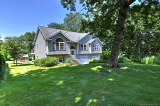 11 Parlor Rock Road, Trumbull, CT 06611