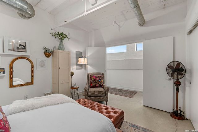 1401 S Flores St Apt 215, San Antonio, TX 78204