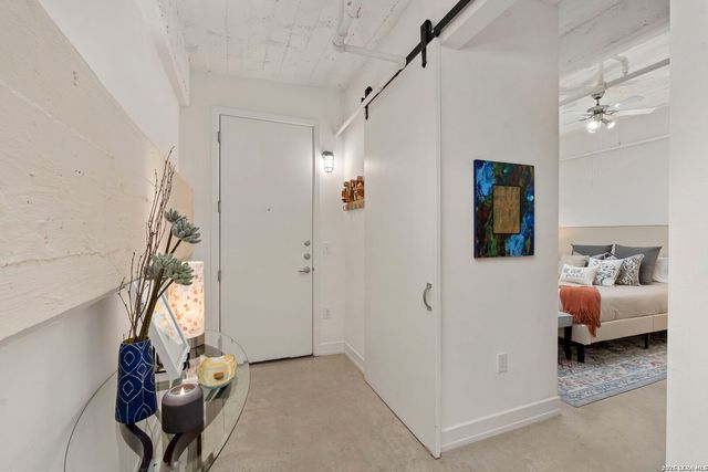 1401 S Flores St Apt 215, San Antonio, TX 78204