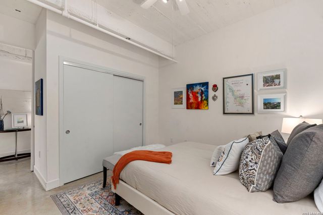 1401 S Flores St Apt 215, San Antonio, TX 78204