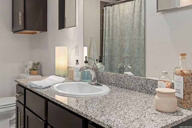 1401 S Flores St Apt 215, San Antonio, TX 78204