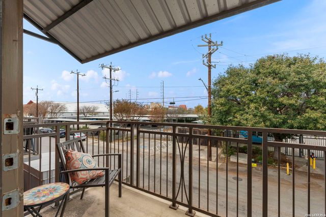 1401 S Flores St Apt 215, San Antonio, TX 78204