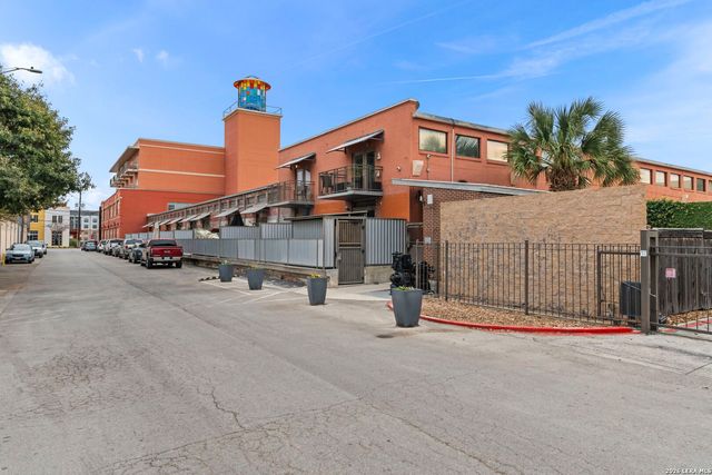 1401 S Flores St Apt 215, San Antonio, TX 78204